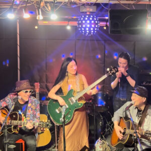 ベーシストデビュー